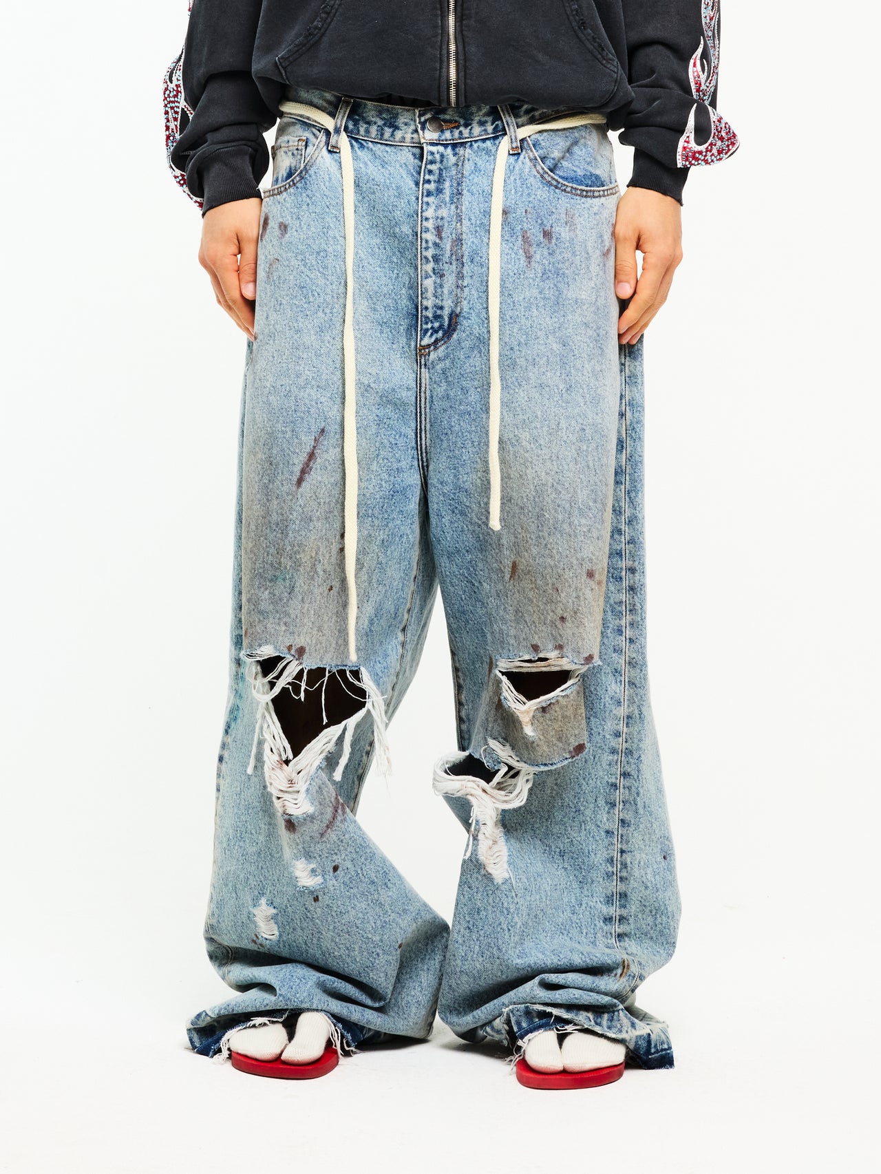 EXTENDED RISE PIPE DENIM