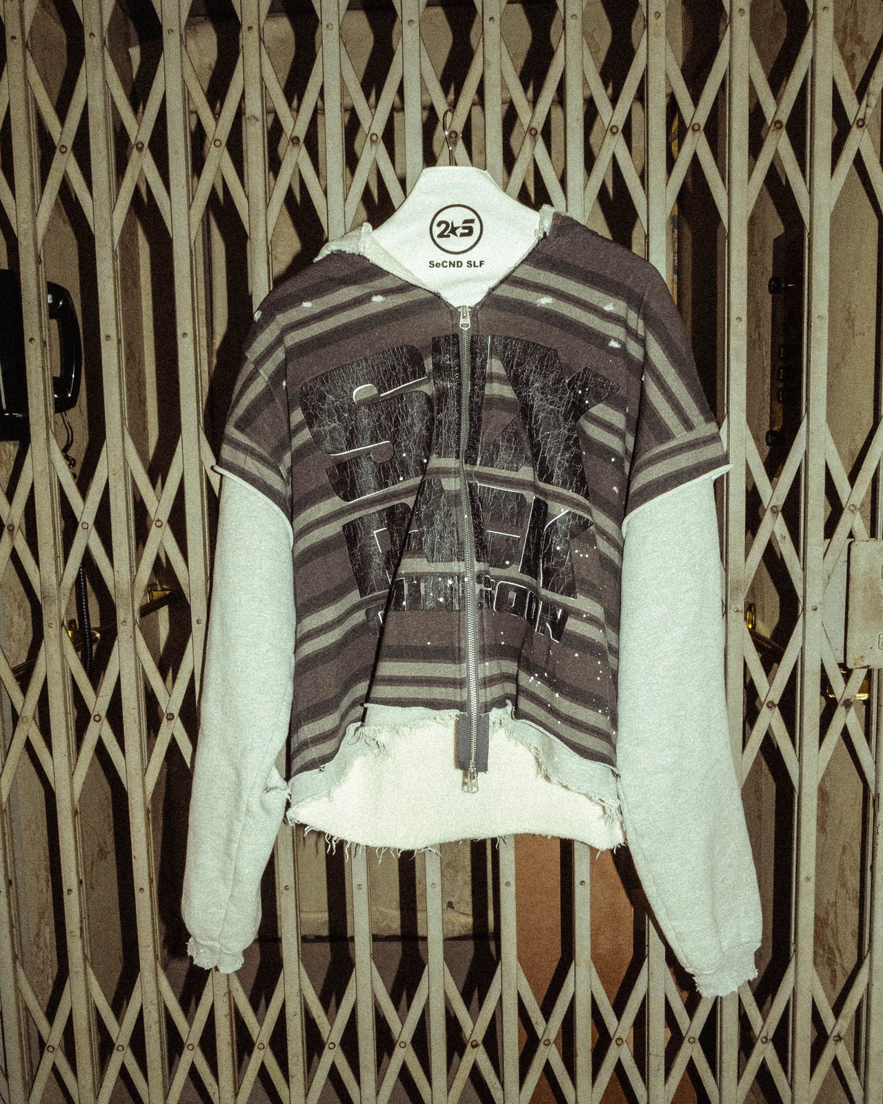 SIX PACK ZIP HOODIE